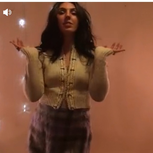 🕯❄️ Beaded Cardigan ❄️🕯 - Picture 7 of 8